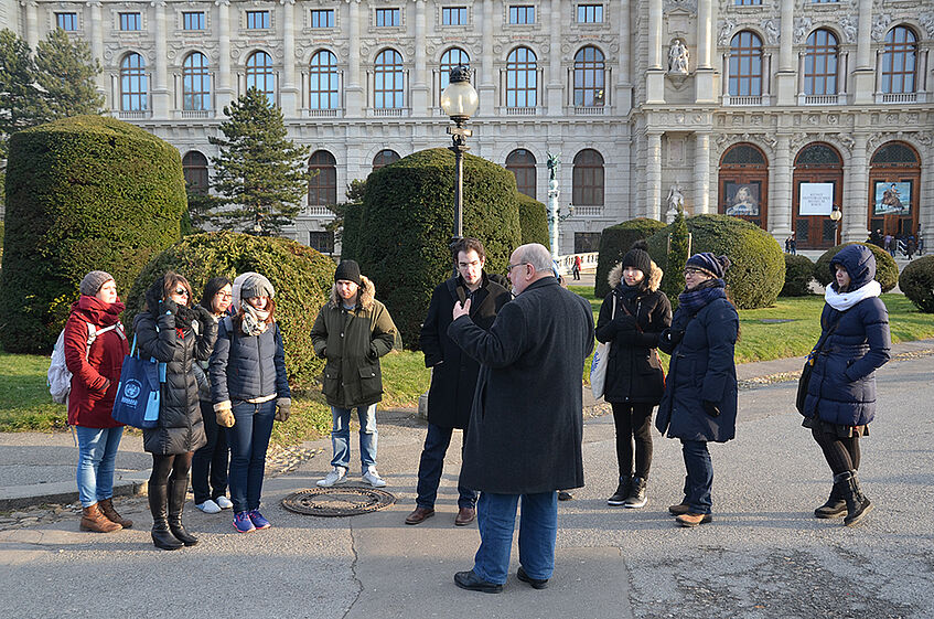 Participants in front of the Kunsthistorisches Museum