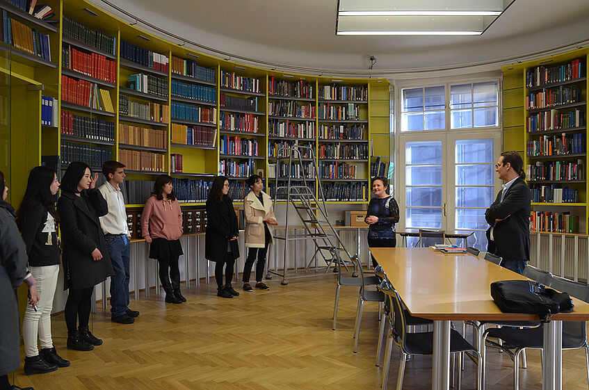 Participants during the excursion to the Schönberg Center